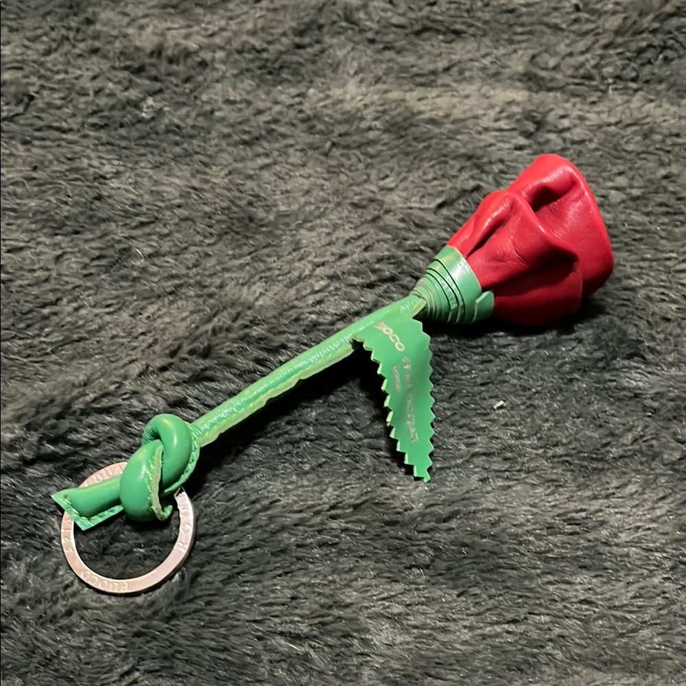 Red and Green Rose Key Holder